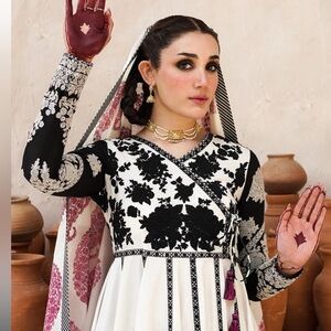 Hussain Rehar size M Pakistani Designer Eid